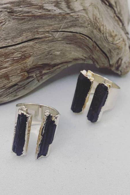 Dark Horse Split Ring