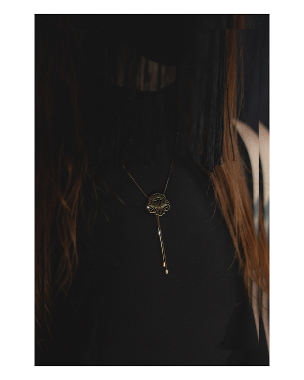 FLEUR DORÉE Bolo Tie