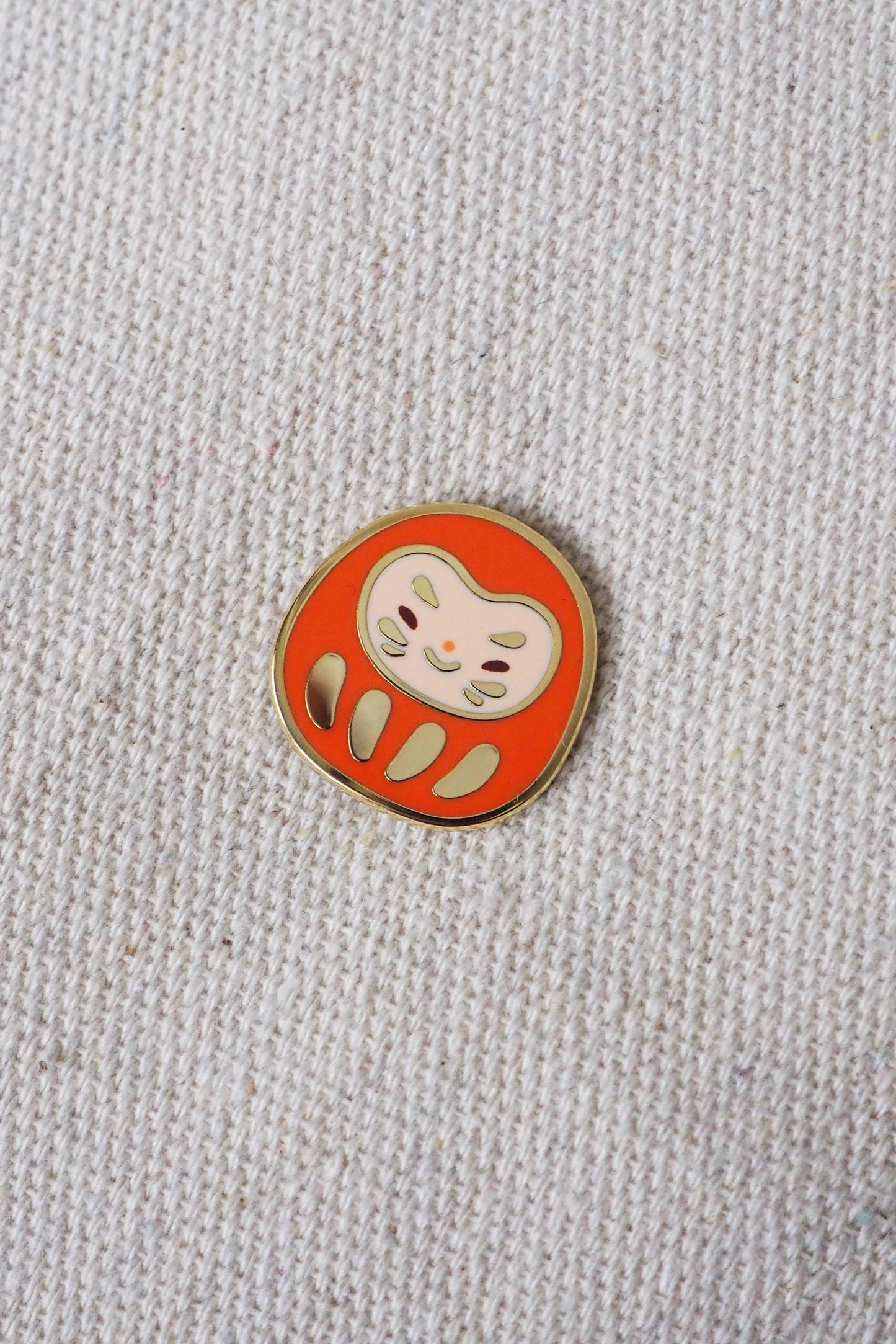Daruma • enamel pin